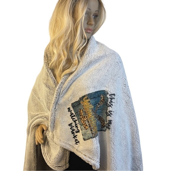 "this is my Yellowstone Watching Blanket" Grey Sherpa Throw - Picture 2 of 8